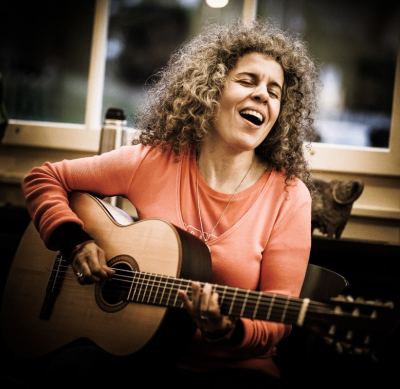 Gemeinsames Singen mit Concetta Amore