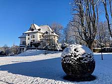 Schloss im Schneekleid
